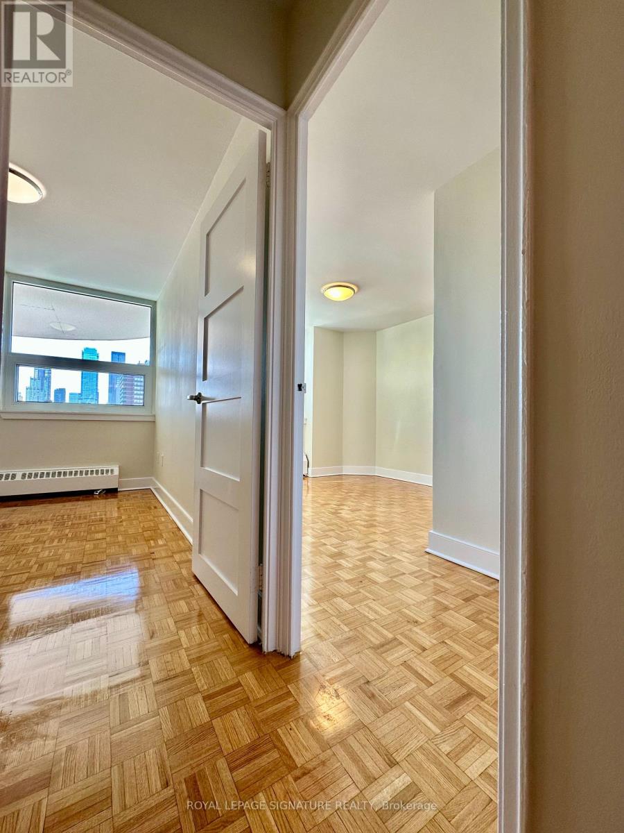 806 - 485 Huron Street, Toronto, Ontario  M5R 2R5 - Photo 9 - C12440466