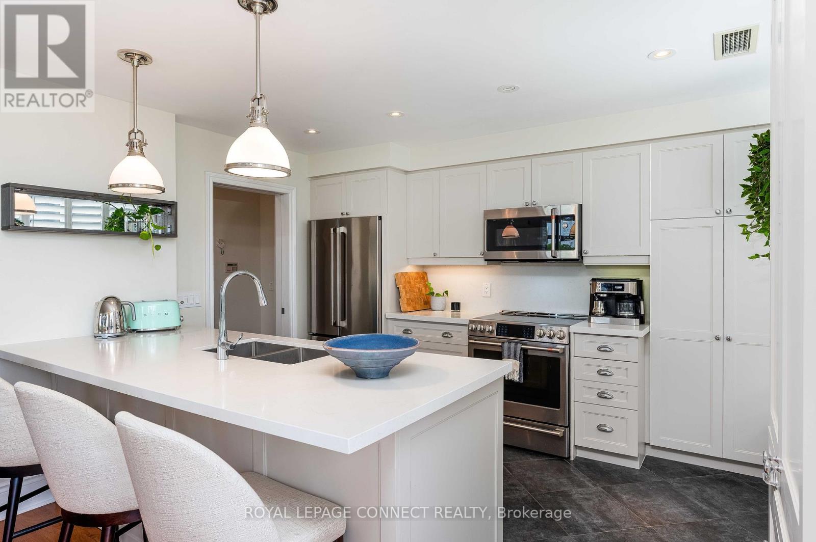 403 - 1101 Leslie Street, Toronto, Ontario  M3C 4G3 - Photo 7 - C12440504