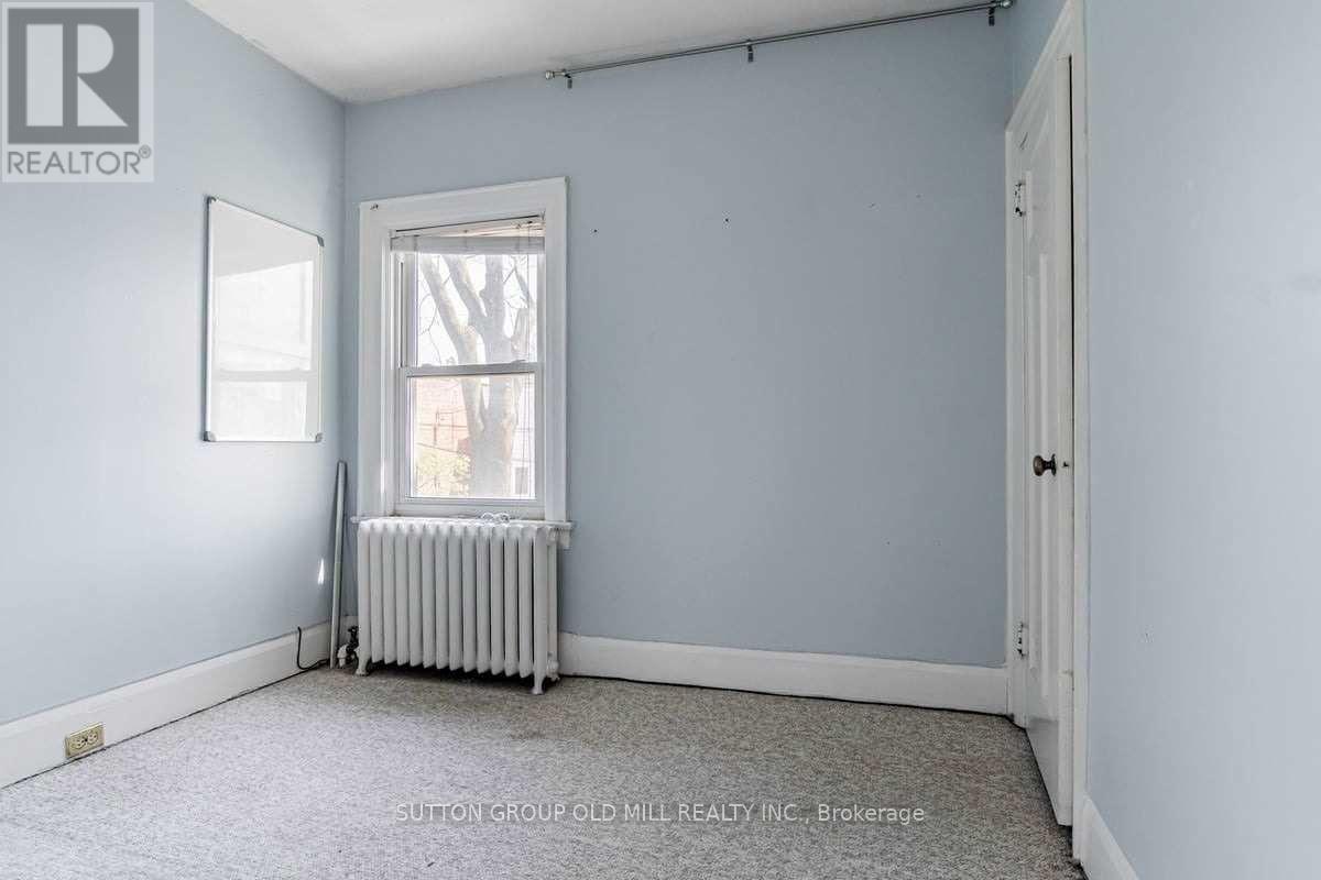 Main - 9 Graham Gardens, Toronto, Ontario  M6C 1G6 - Photo 12 - C12440540