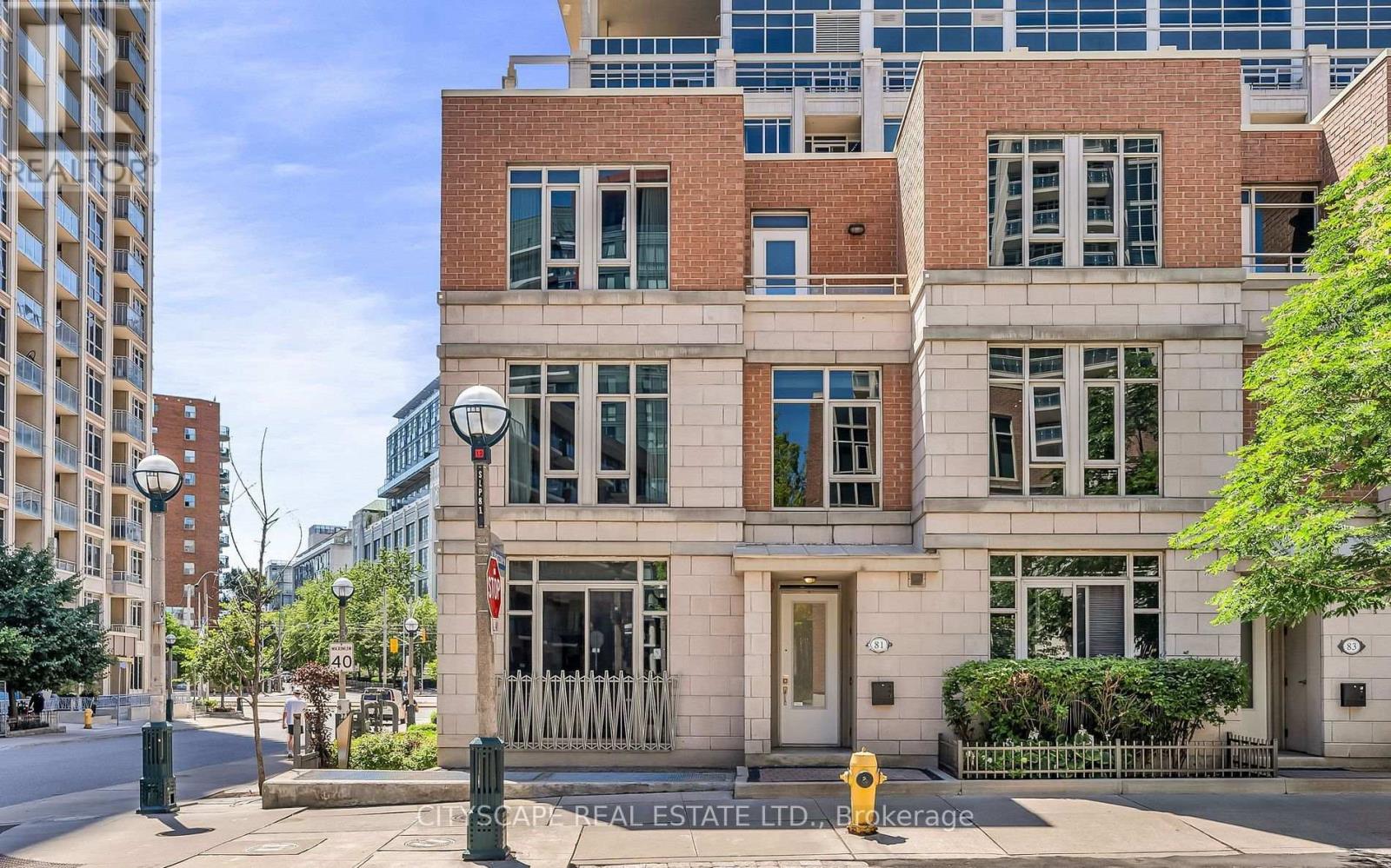 Th 7 - 81 Sloping Sky Mews, Toronto, Ontario  M5V 1P4 - Photo 1 - C12440580