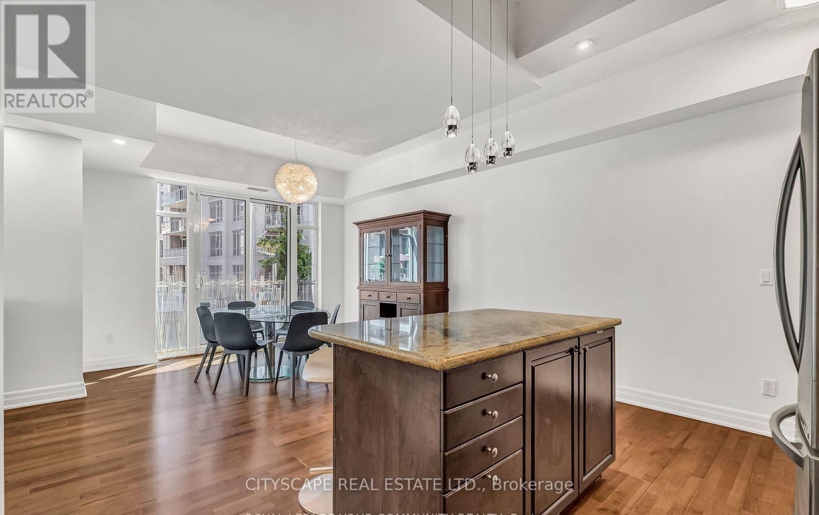 Th 7 - 81 Sloping Sky Mews, Toronto, Ontario  M5V 1P4 - Photo 17 - C12440580