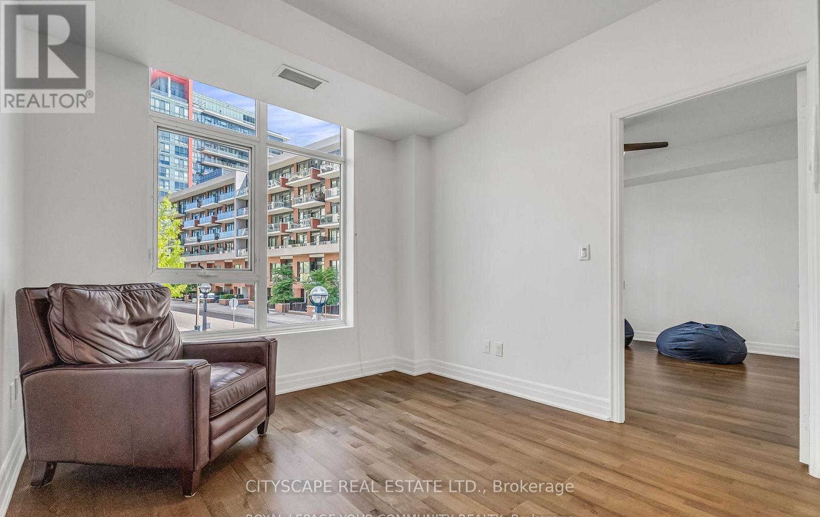 Th 7 - 81 Sloping Sky Mews, Toronto, Ontario  M5V 1P4 - Photo 23 - C12440580