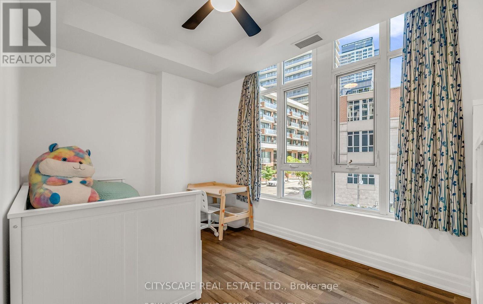 Th 7 - 81 Sloping Sky Mews, Toronto, Ontario  M5V 1P4 - Photo 24 - C12440580