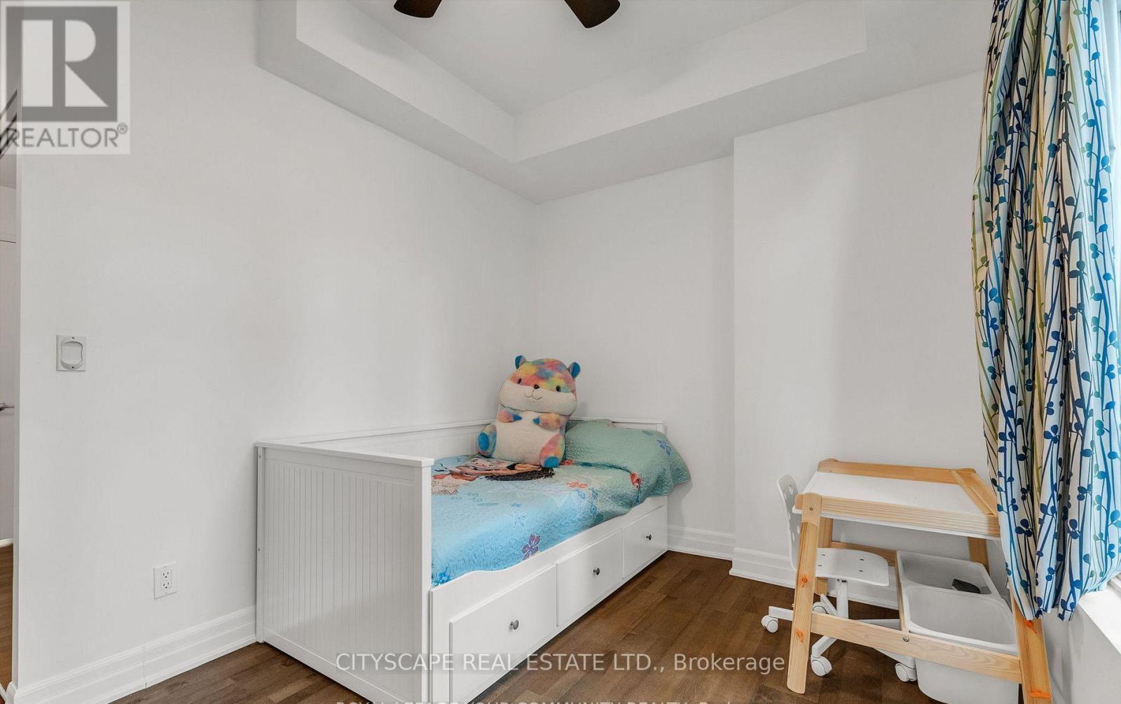 Th 7 - 81 Sloping Sky Mews, Toronto, Ontario  M5V 1P4 - Photo 25 - C12440580