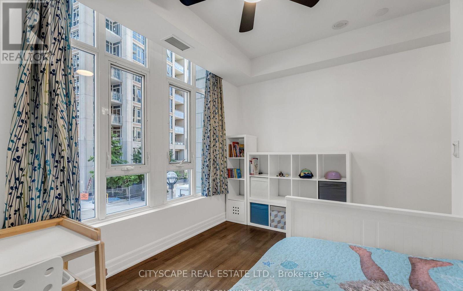 Th 7 - 81 Sloping Sky Mews, Toronto, Ontario  M5V 1P4 - Photo 26 - C12440580