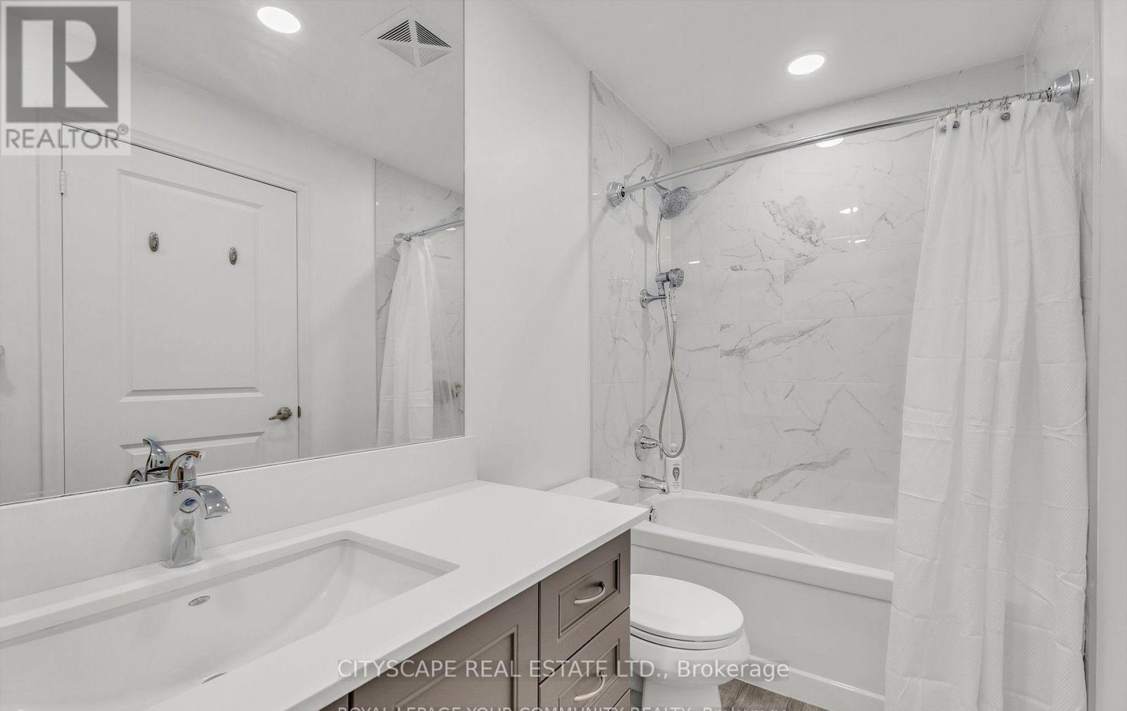 Th 7 - 81 Sloping Sky Mews, Toronto, Ontario  M5V 1P4 - Photo 30 - C12440580