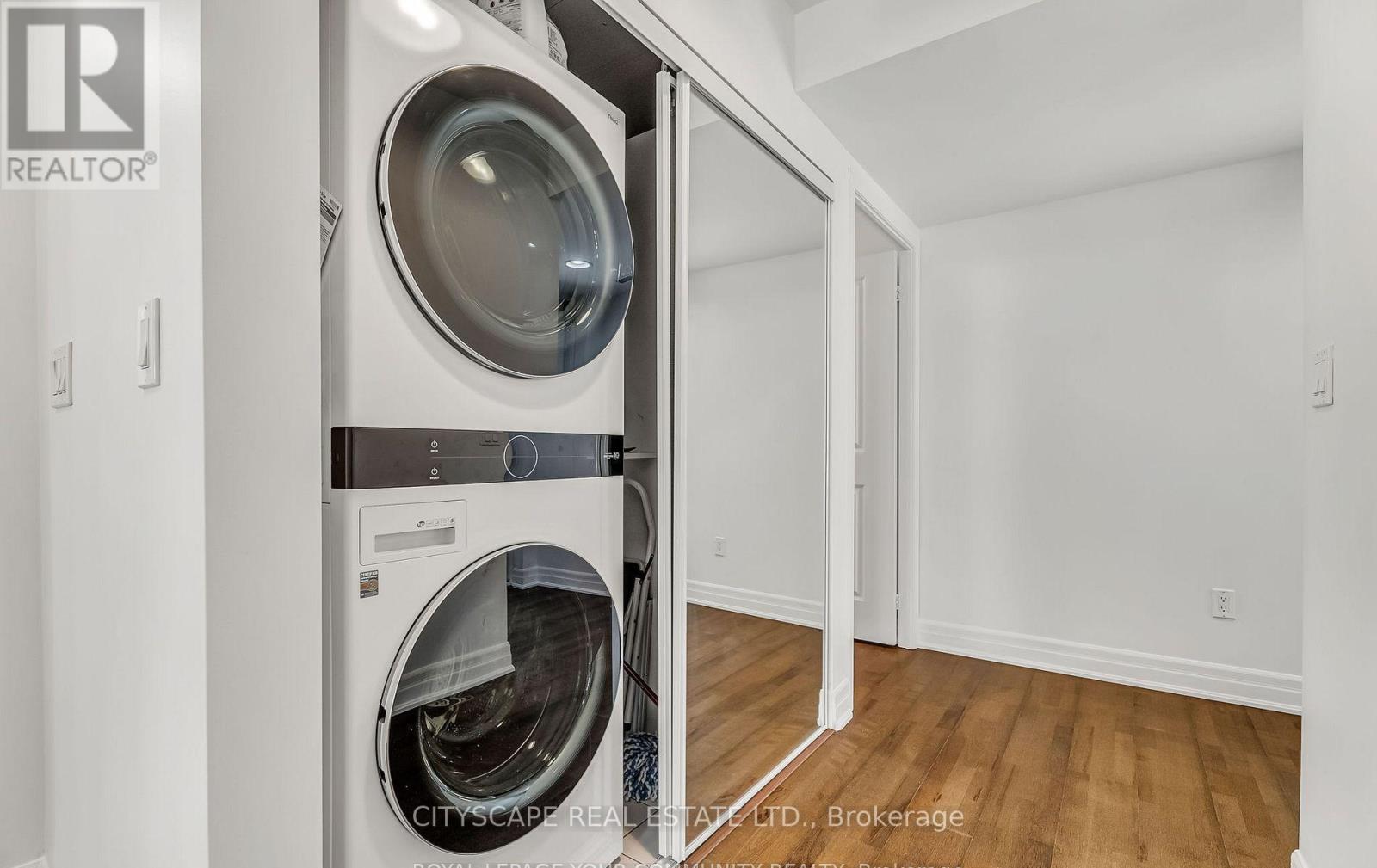 Th 7 - 81 Sloping Sky Mews, Toronto, Ontario  M5V 1P4 - Photo 32 - C12440580