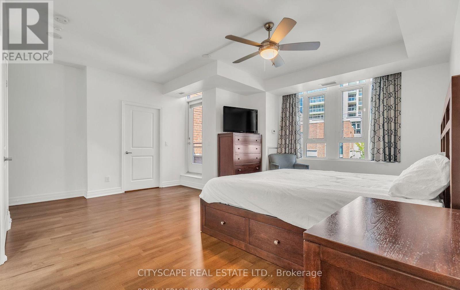 Th 7 - 81 Sloping Sky Mews, Toronto, Ontario  M5V 1P4 - Photo 37 - C12440580
