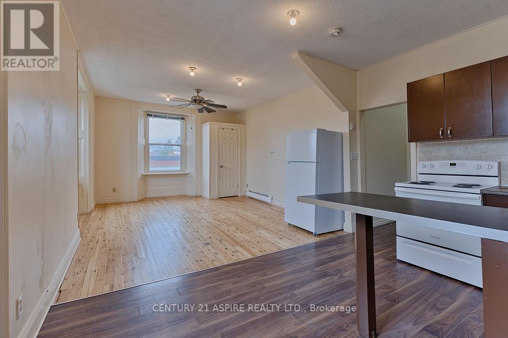 156 Mackay Street, Pembroke, Ontario  K8A 1B9 - Photo 12 - X12440611