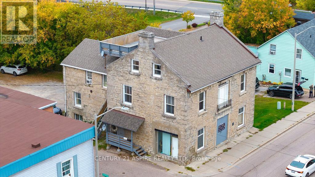 156 Mackay Street, Pembroke, Ontario  K8A 1B9 - Photo 2 - X12440611