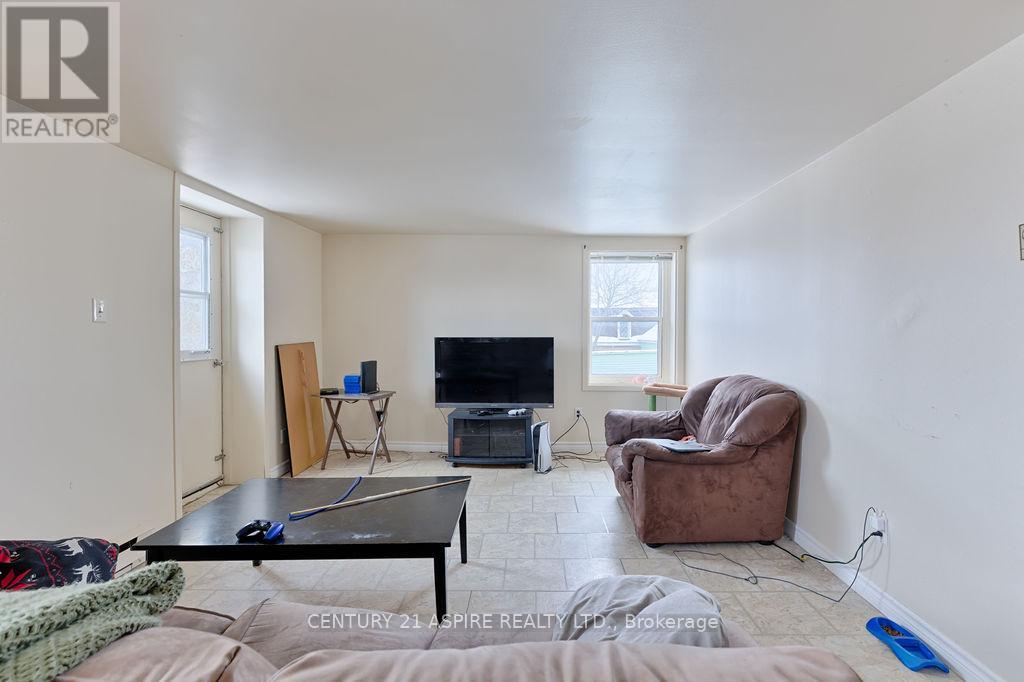 156 Mackay Street, Pembroke, Ontario  K8A 1B9 - Photo 26 - X12440611