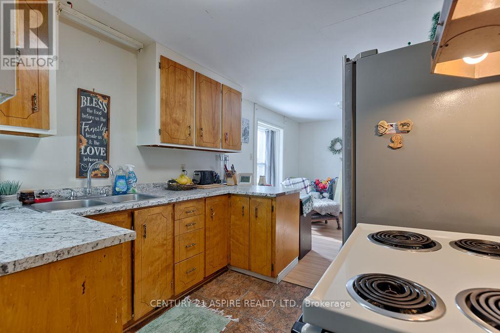 156 Mackay Street, Pembroke, Ontario  K8A 1B9 - Photo 32 - X12440611