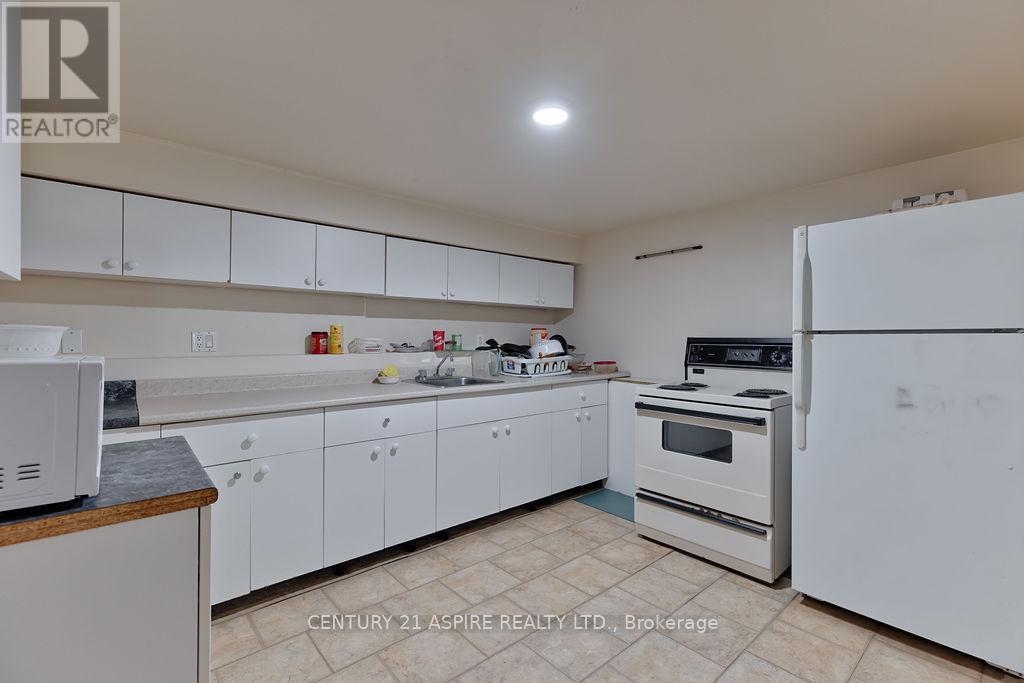 156 Mackay Street, Pembroke, Ontario  K8A 1B9 - Photo 41 - X12440611