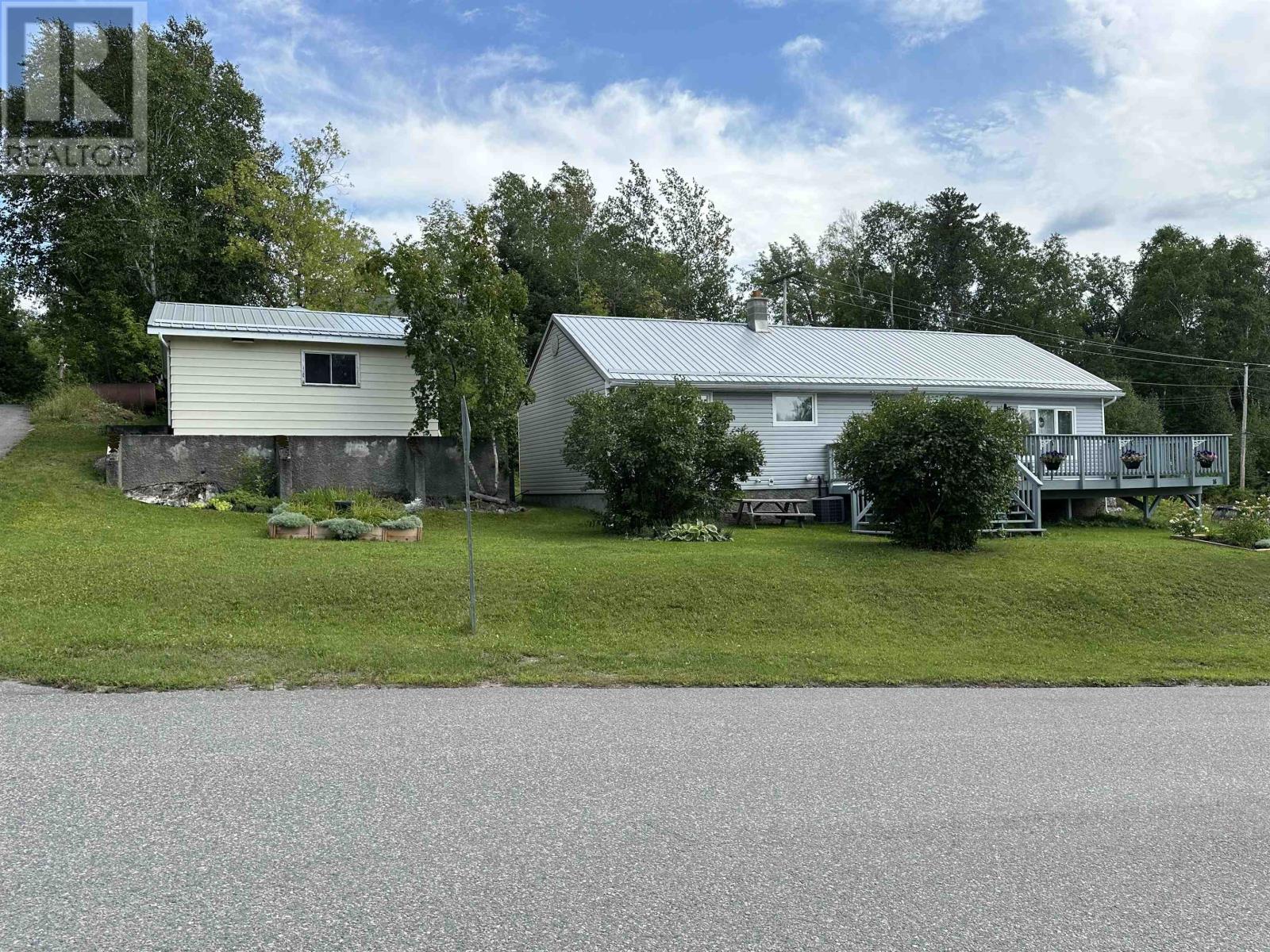 16 Lakeview Avenue, Cochenour, Ontario  P0V 1L0 - Photo 4 - TB253107