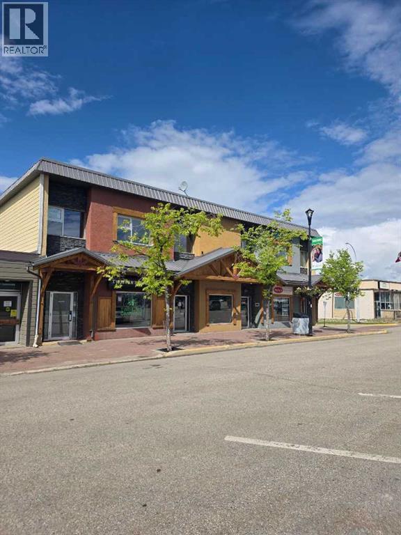 1800 Pine Plaza, grande cache, Alberta