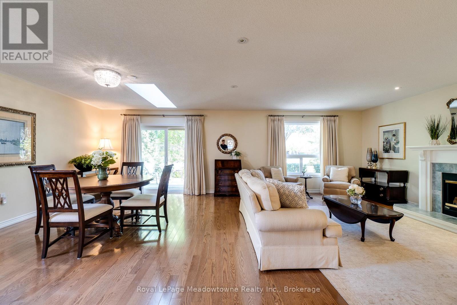20 Arbordale Walk, Guelph, Ontario  N1C 4X7 - Photo 13 - X12440627