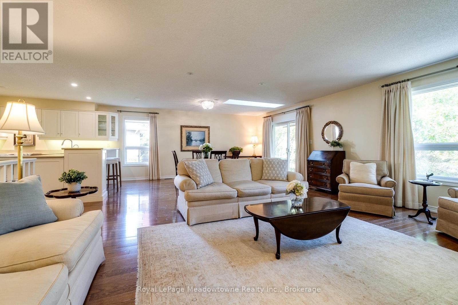 20 Arbordale Walk, Guelph, Ontario  N1C 4X7 - Photo 16 - X12440627