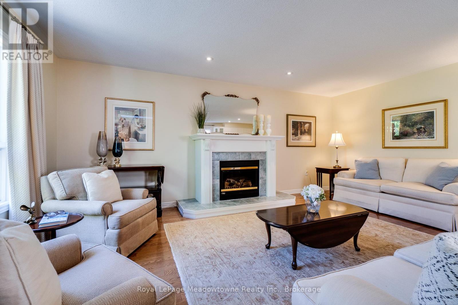 20 Arbordale Walk, Guelph, Ontario  N1C 4X7 - Photo 17 - X12440627