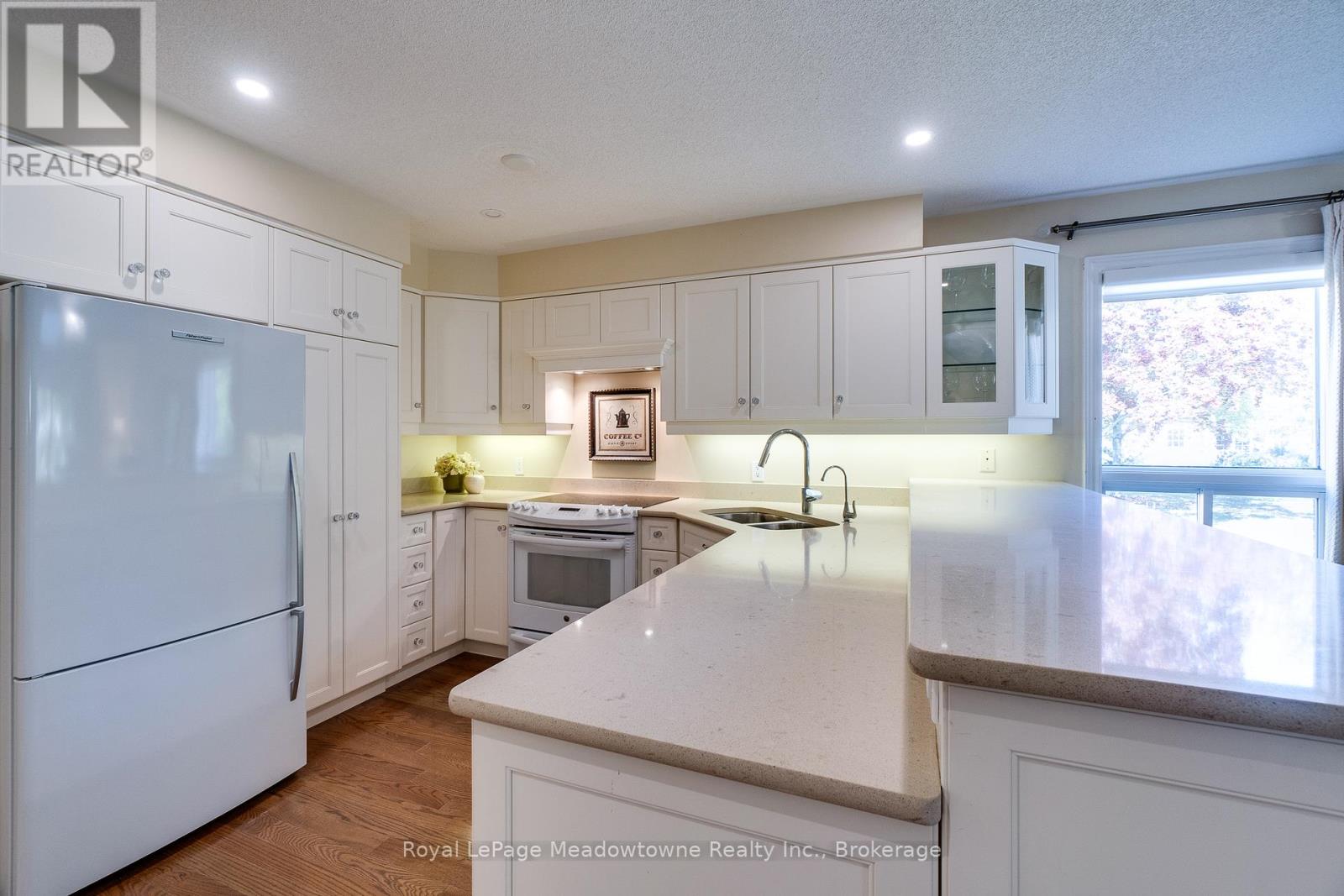 20 Arbordale Walk, Guelph, Ontario  N1C 4X7 - Photo 22 - X12440627