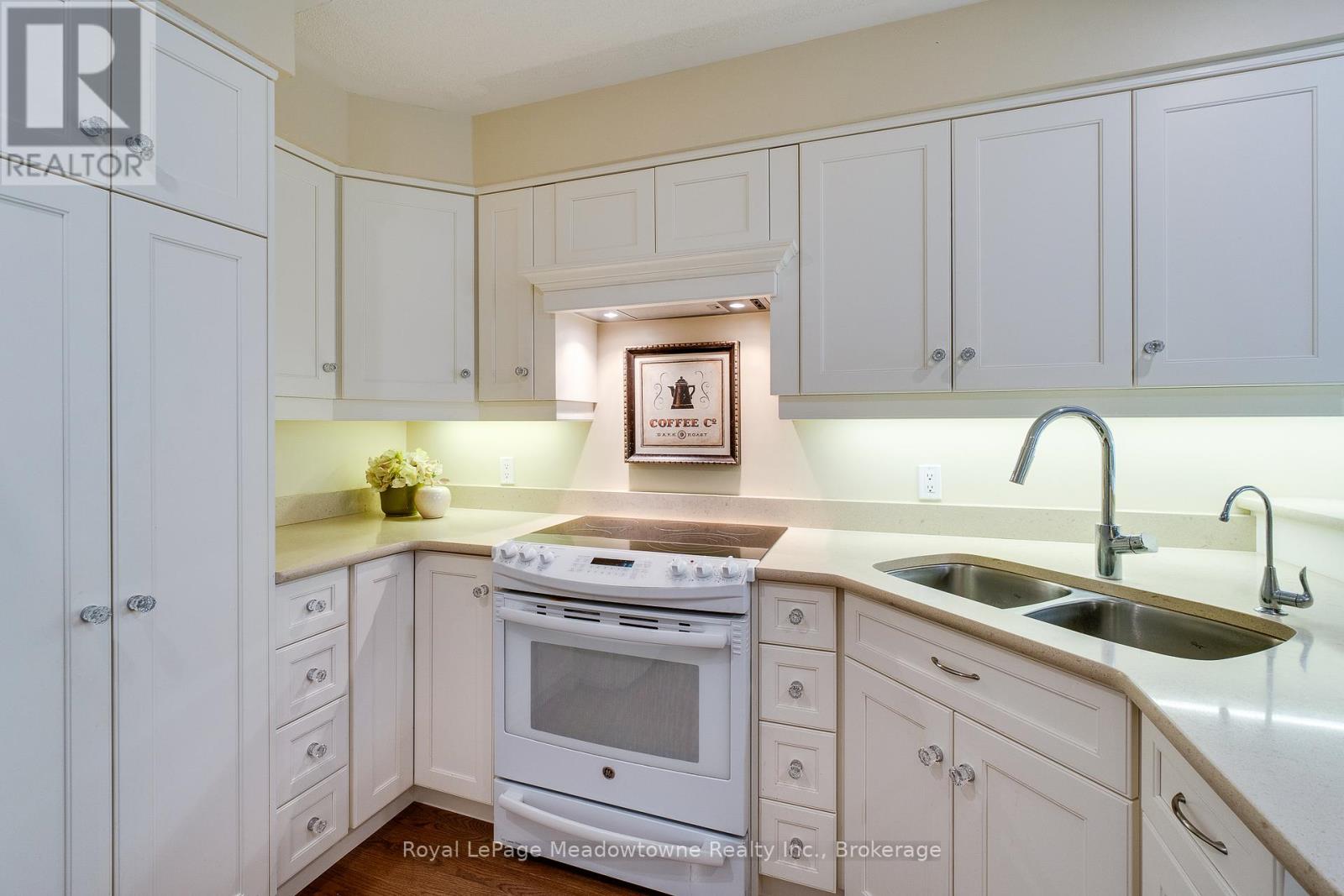 20 Arbordale Walk, Guelph, Ontario  N1C 4X7 - Photo 24 - X12440627