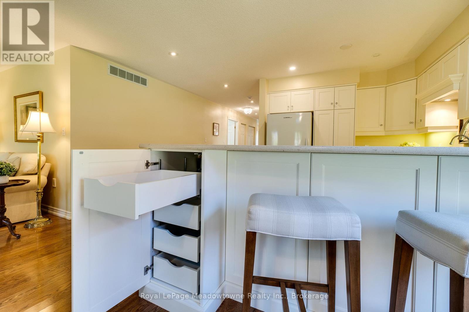 20 Arbordale Walk, Guelph, Ontario  N1C 4X7 - Photo 26 - X12440627