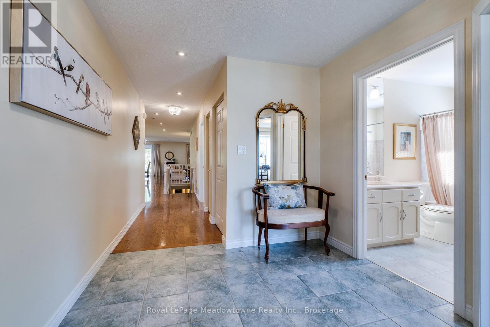 20 Arbordale Walk, Guelph, Ontario  N1C 4X7 - Photo 4 - X12440627