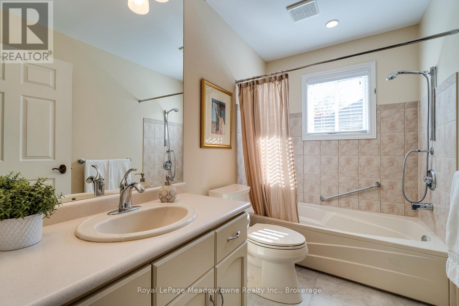20 Arbordale Walk, Guelph, Ontario  N1C 4X7 - Photo 7 - X12440627