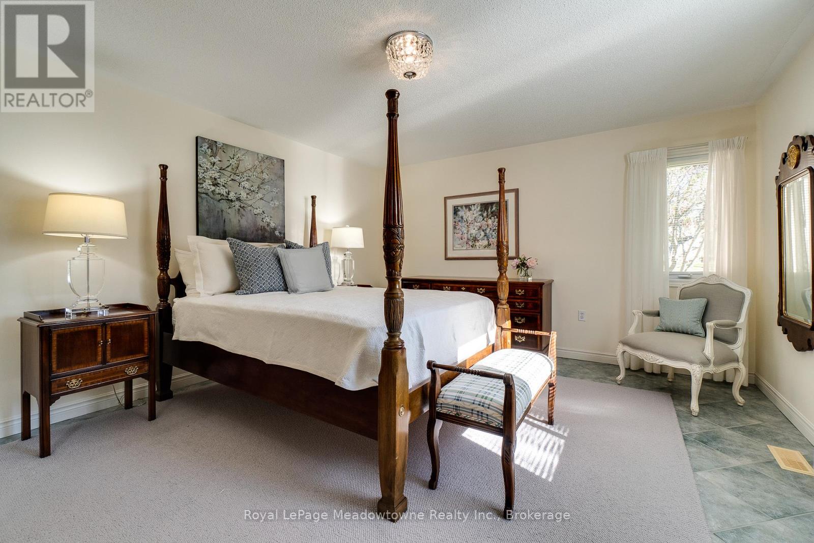 20 Arbordale Walk, Guelph, Ontario  N1C 4X7 - Photo 9 - X12440627