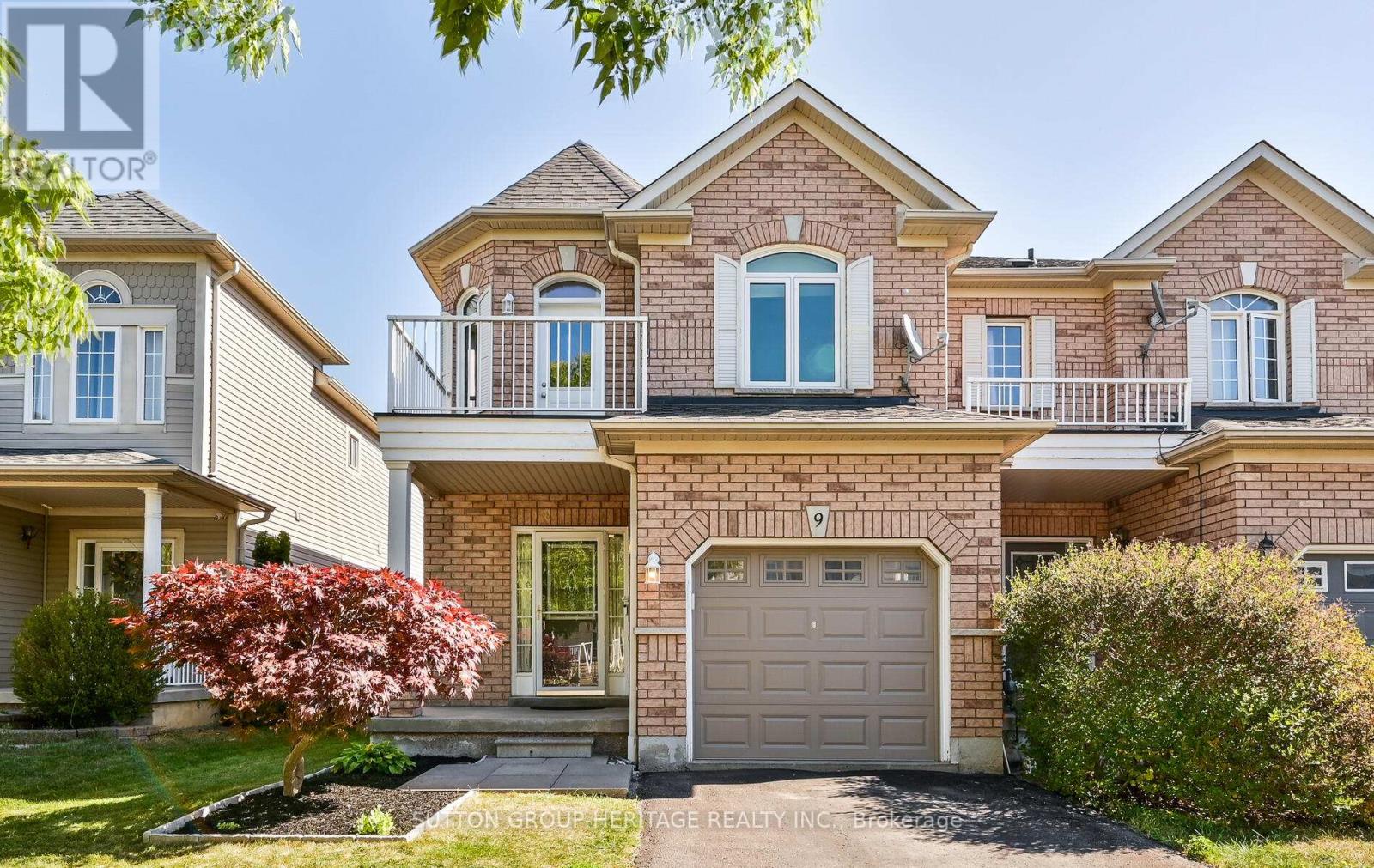 9 BLISS COURT, Whitby, Ontario