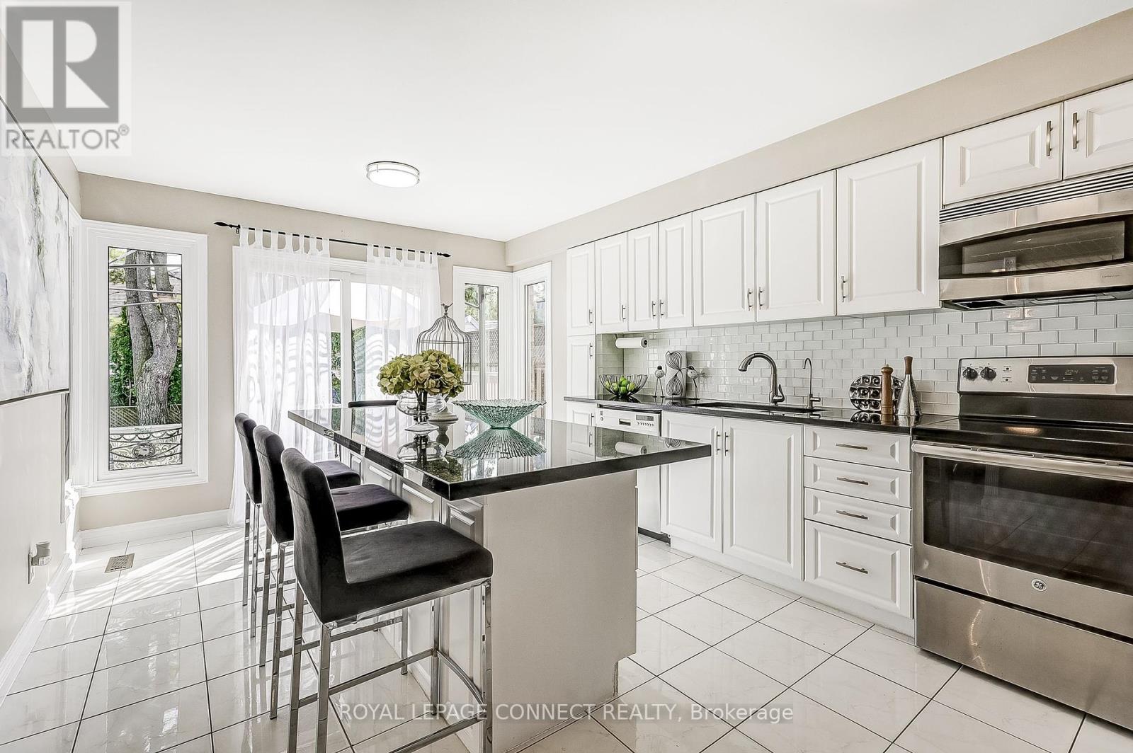 2009 Bushmill Street, Pickering (Liverpool), Ontario  L1X 1C8 - Photo 11 - E12440526