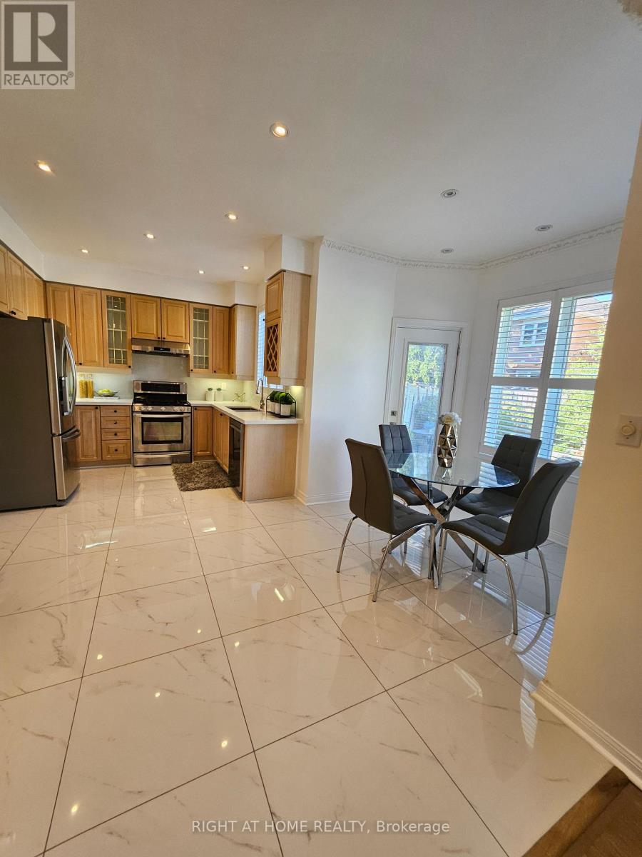 8 Santa Maria Trail, Vaughan, Ontario  L6A 2Y7 - Photo 37 - N12311570
