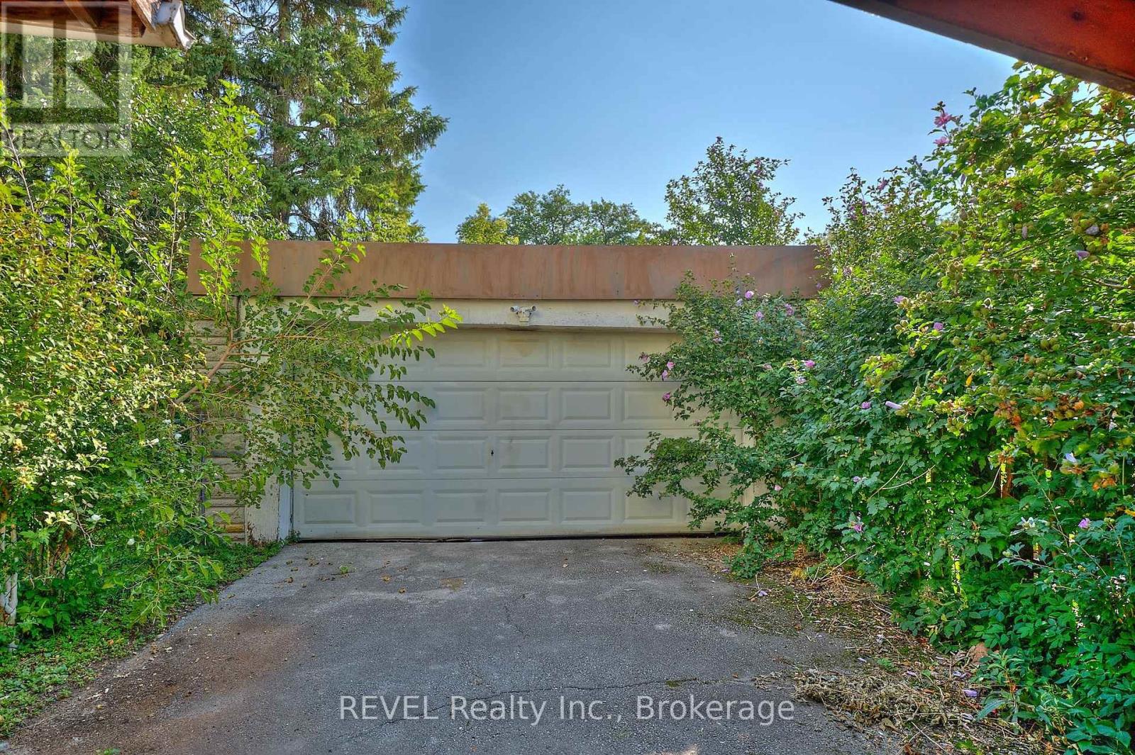 5806 Prince Edward Avenue, Niagara Falls (Hospital), Ontario  L2G 5J3 - Photo 41 - X12440604