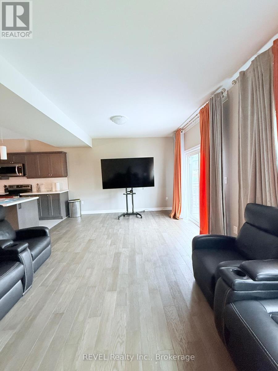 7185 Parsa Street, Niagara Falls (Brown), Ontario  L2H 3T1 - Photo 12 - X12440629