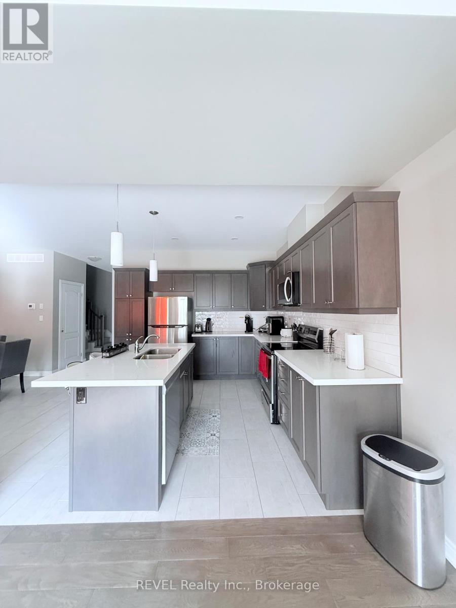7185 Parsa Street, Niagara Falls (Brown), Ontario  L2H 3T1 - Photo 9 - X12440629