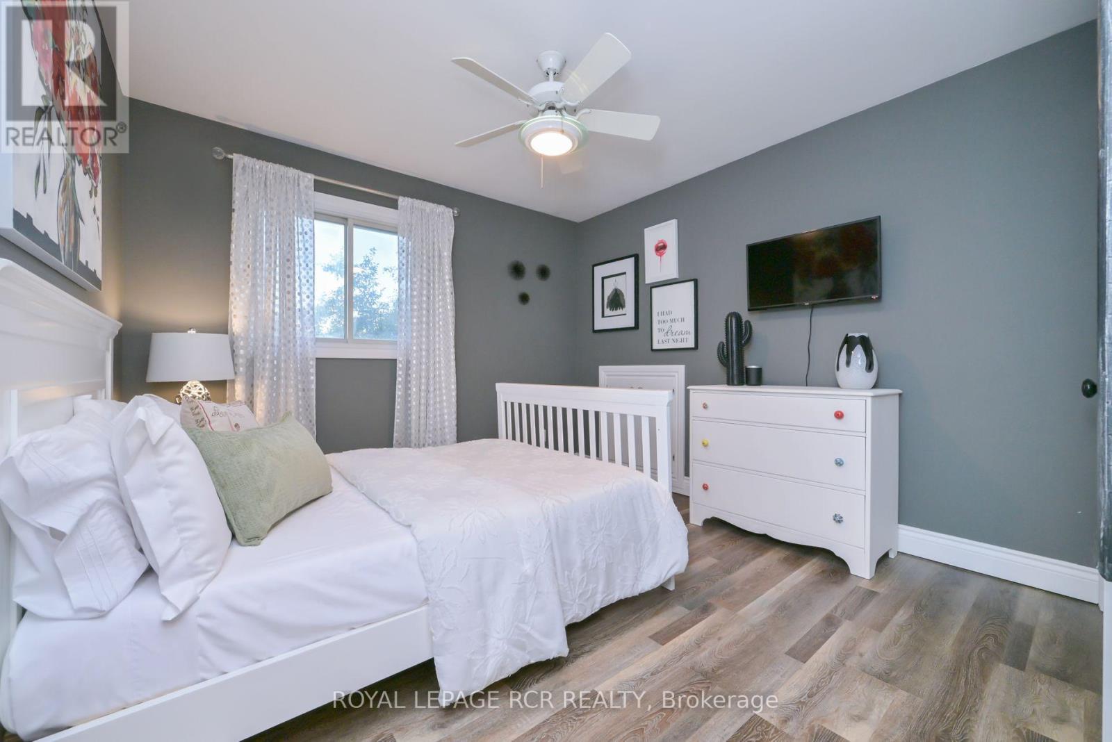 10 Joseph Street, Adjala-Tosorontio, Ontario  L0G 1L0 - Photo 20 - N12440423