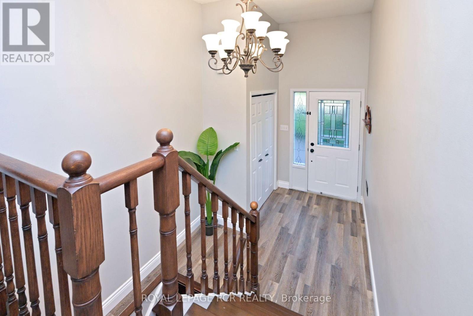 10 Joseph Street, Adjala-Tosorontio, Ontario  L0G 1L0 - Photo 4 - N12440423