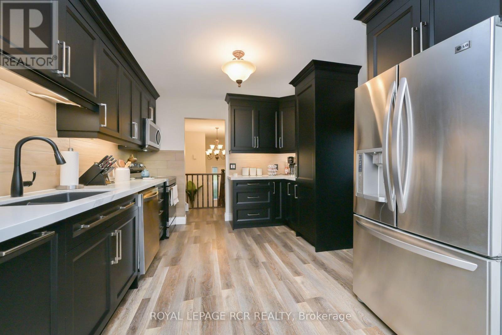 10 Joseph Street, Adjala-Tosorontio, Ontario  L0G 1L0 - Photo 5 - N12440423