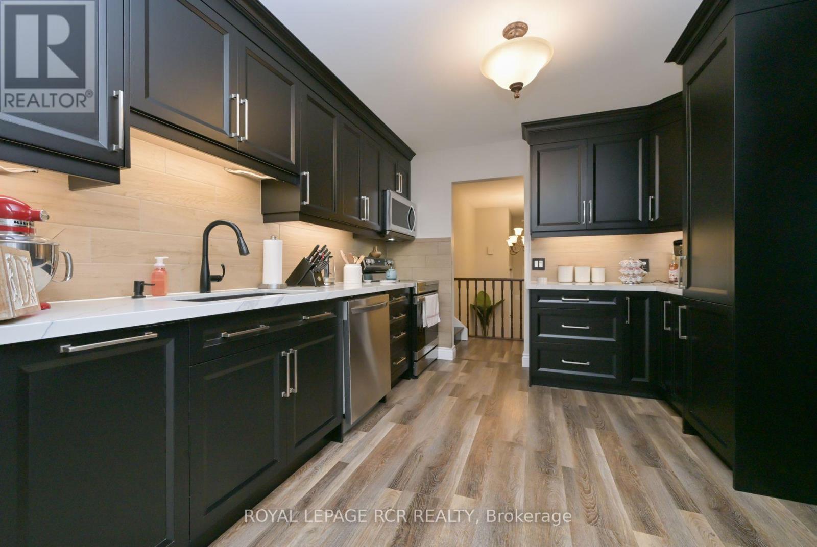 10 Joseph Street, Adjala-Tosorontio, Ontario  L0G 1L0 - Photo 7 - N12440423