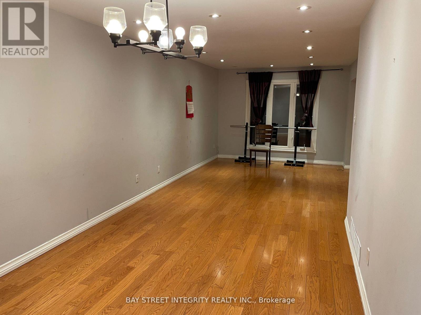 Main - 9 Forbes Crescent, Markham, Ontario  L3R 6S3 - Photo 5 - N12440448