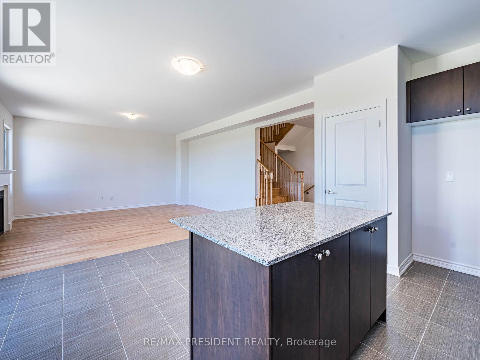 65 Brethet Heights, New Tecumseth, Ontario  L0G 1A0 - Photo 17 - N12440510