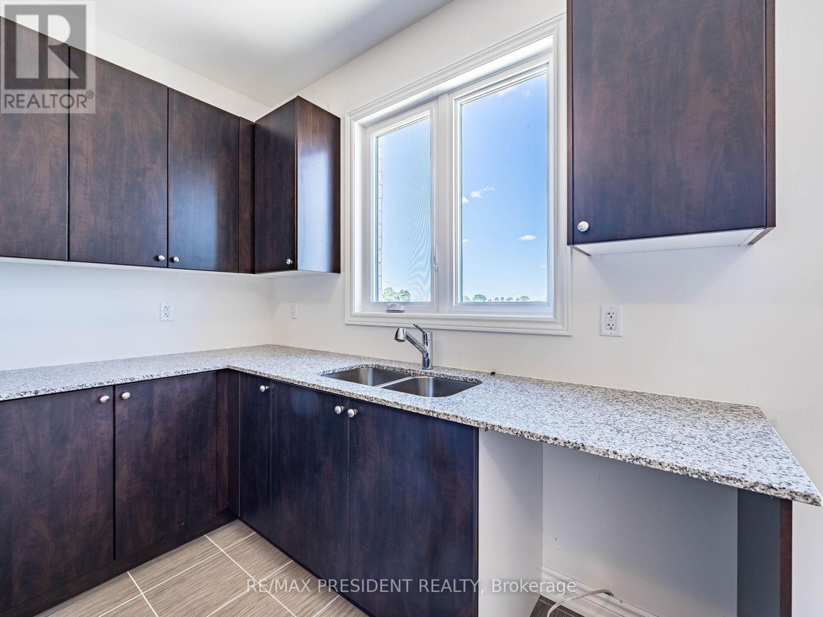 65 Brethet Heights, New Tecumseth, Ontario  L0G 1A0 - Photo 20 - N12440510