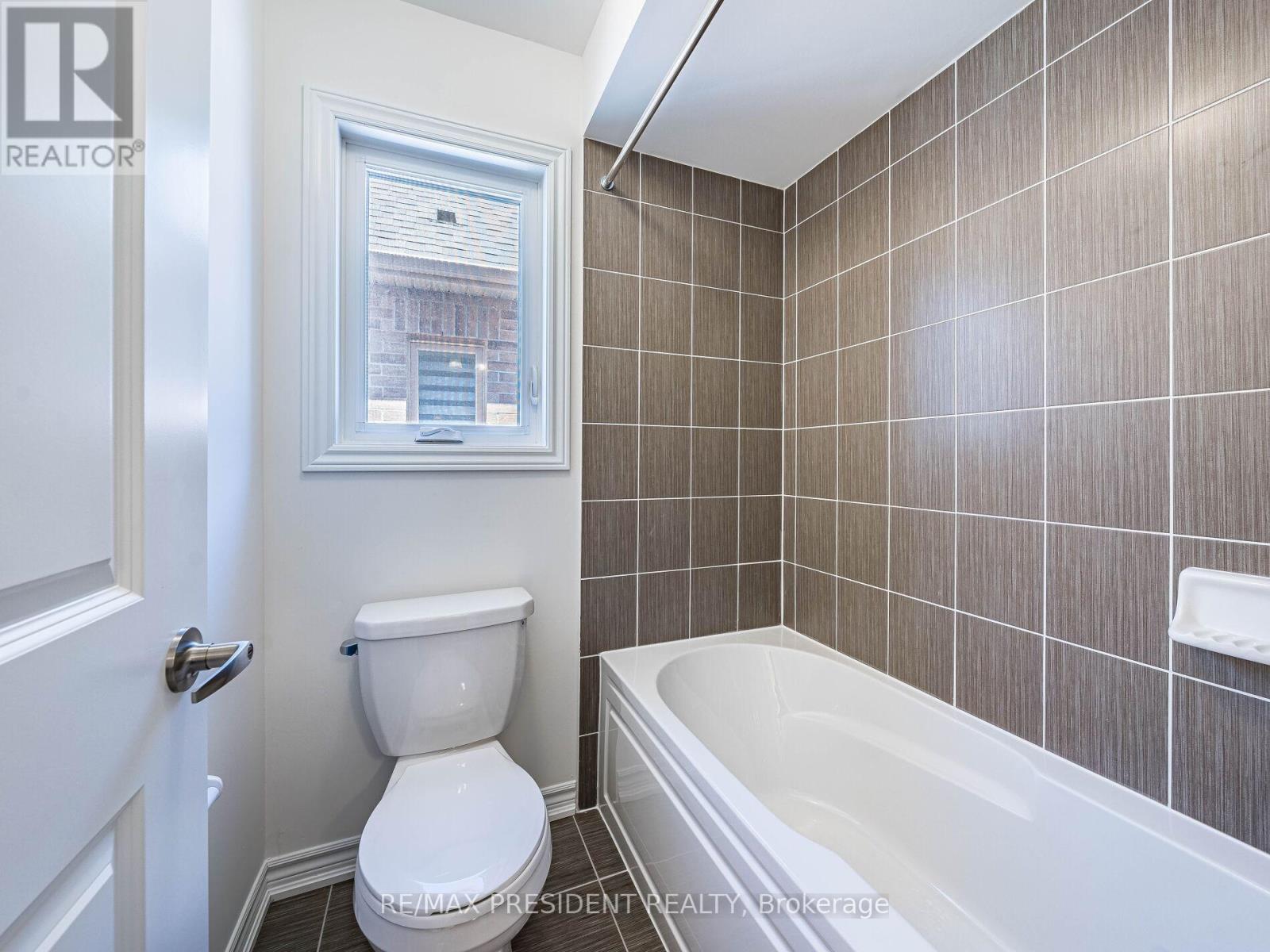 65 Brethet Heights, New Tecumseth, Ontario  L0G 1A0 - Photo 39 - N12440510