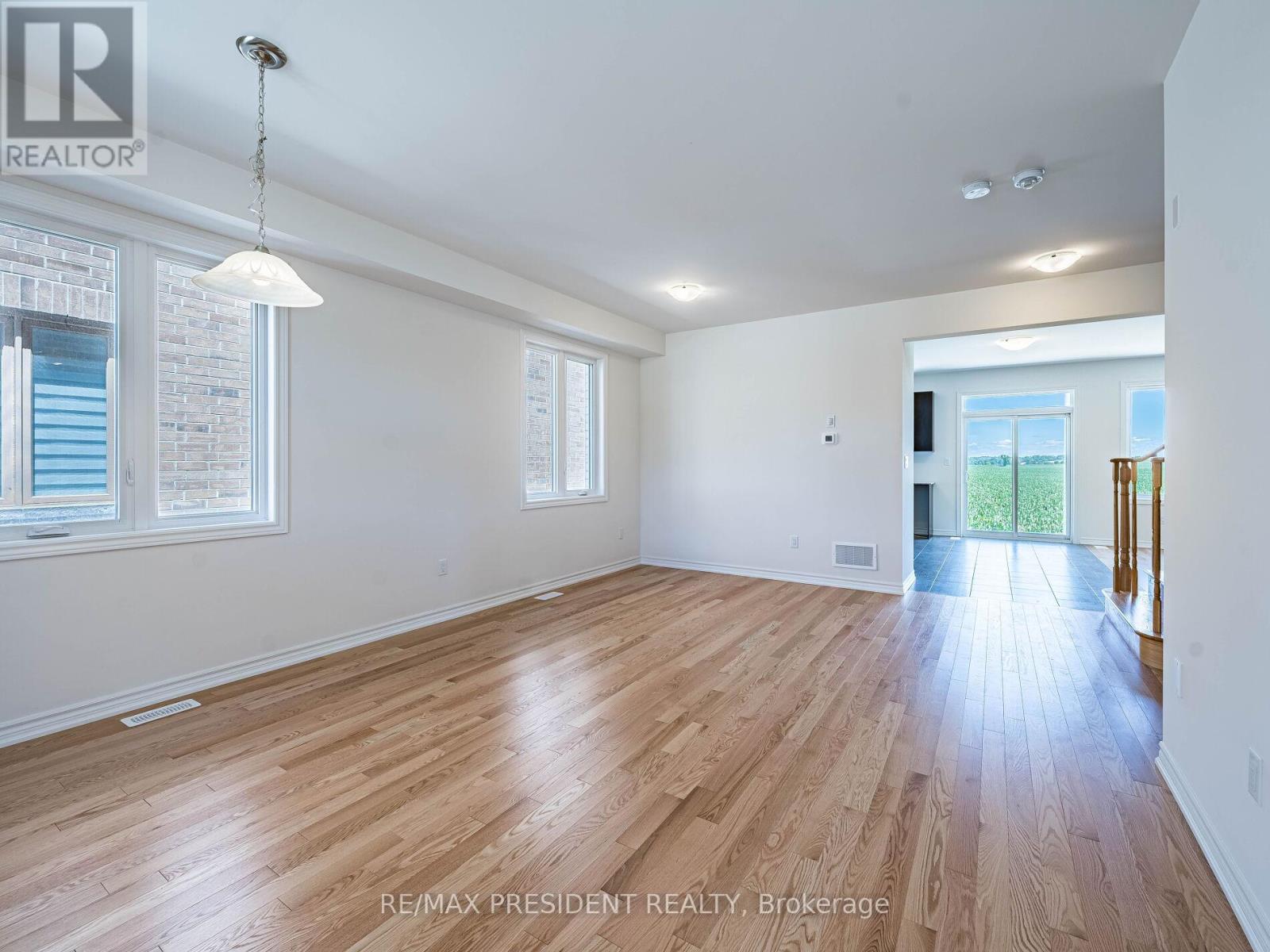 65 Brethet Heights, New Tecumseth, Ontario  L0G 1A0 - Photo 6 - N12440510