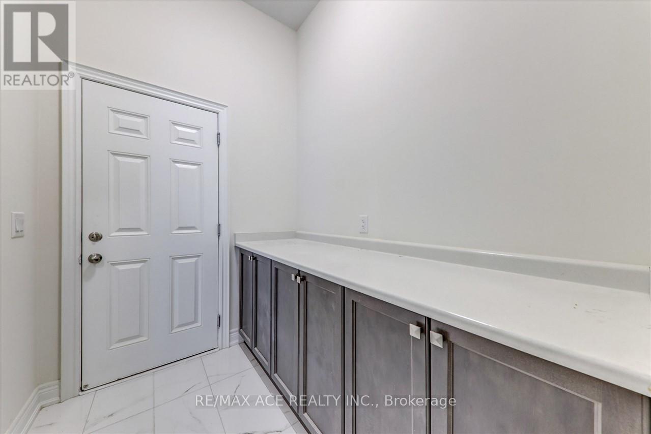 Main - 14 Hitching Post, Georgina, Ontario  L4P 0H9 - Photo 18 - N12440513