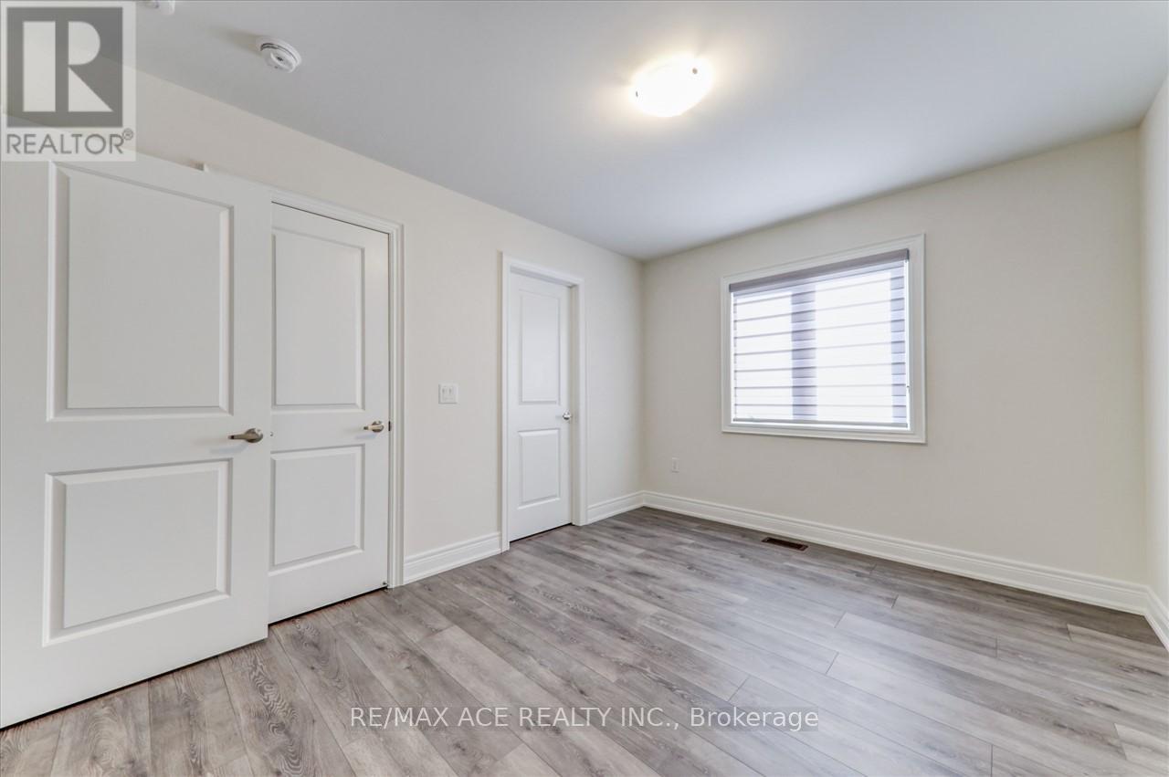 Main - 14 Hitching Post, Georgina, Ontario  L4P 0H9 - Photo 29 - N12440513