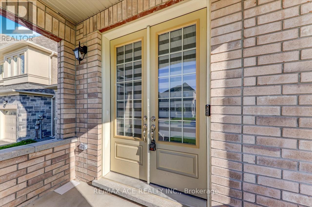 Main - 14 Hitching Post, Georgina, Ontario  L4P 0H9 - Photo 4 - N12440513