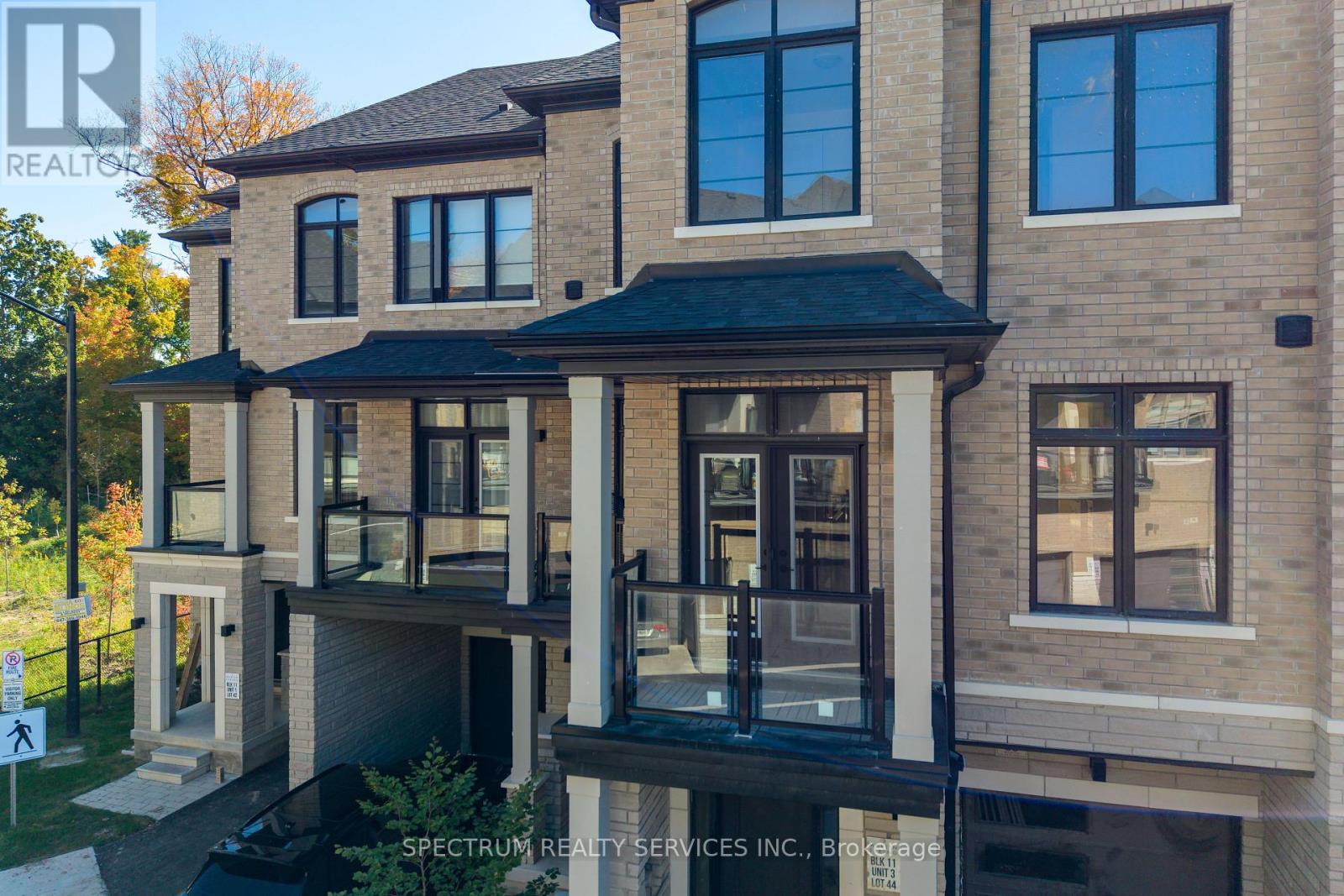 35 De La Roche Drive, Vaughan, Ontario  L4H 5G4 - Photo 16 - N12440563