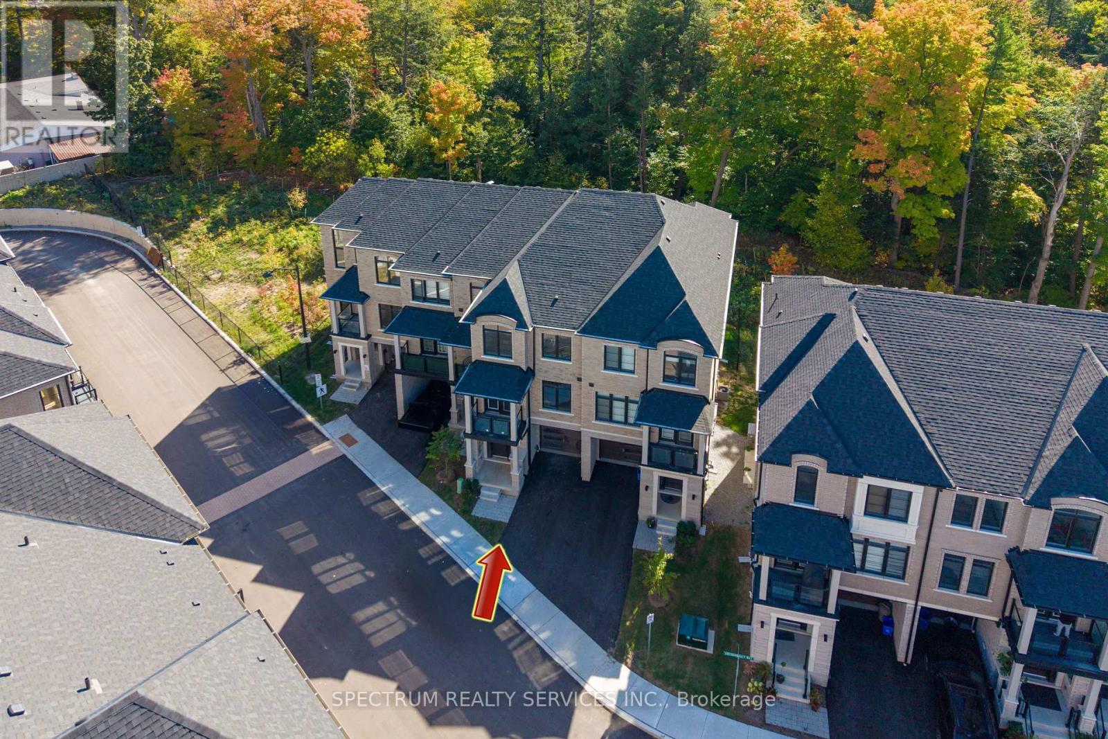 35 De La Roche Drive, Vaughan, Ontario  L4H 5G4 - Photo 4 - N12440563