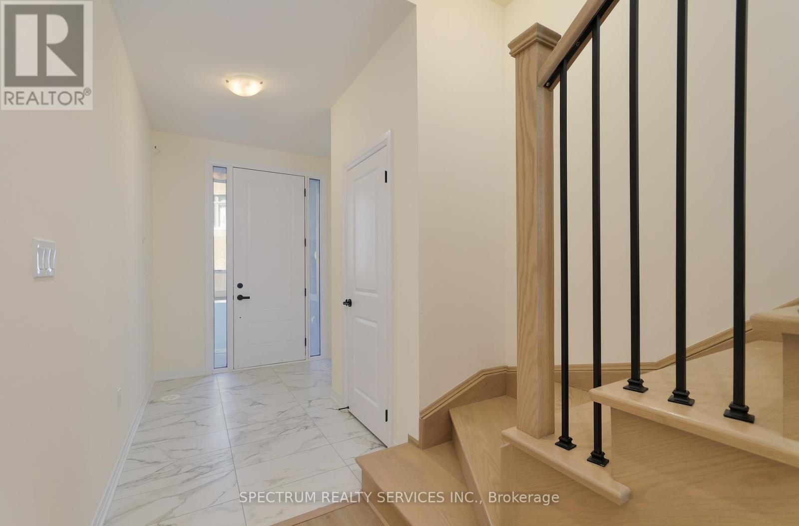 35 De La Roche Drive, Vaughan, Ontario  L4H 5G4 - Photo 6 - N12440563