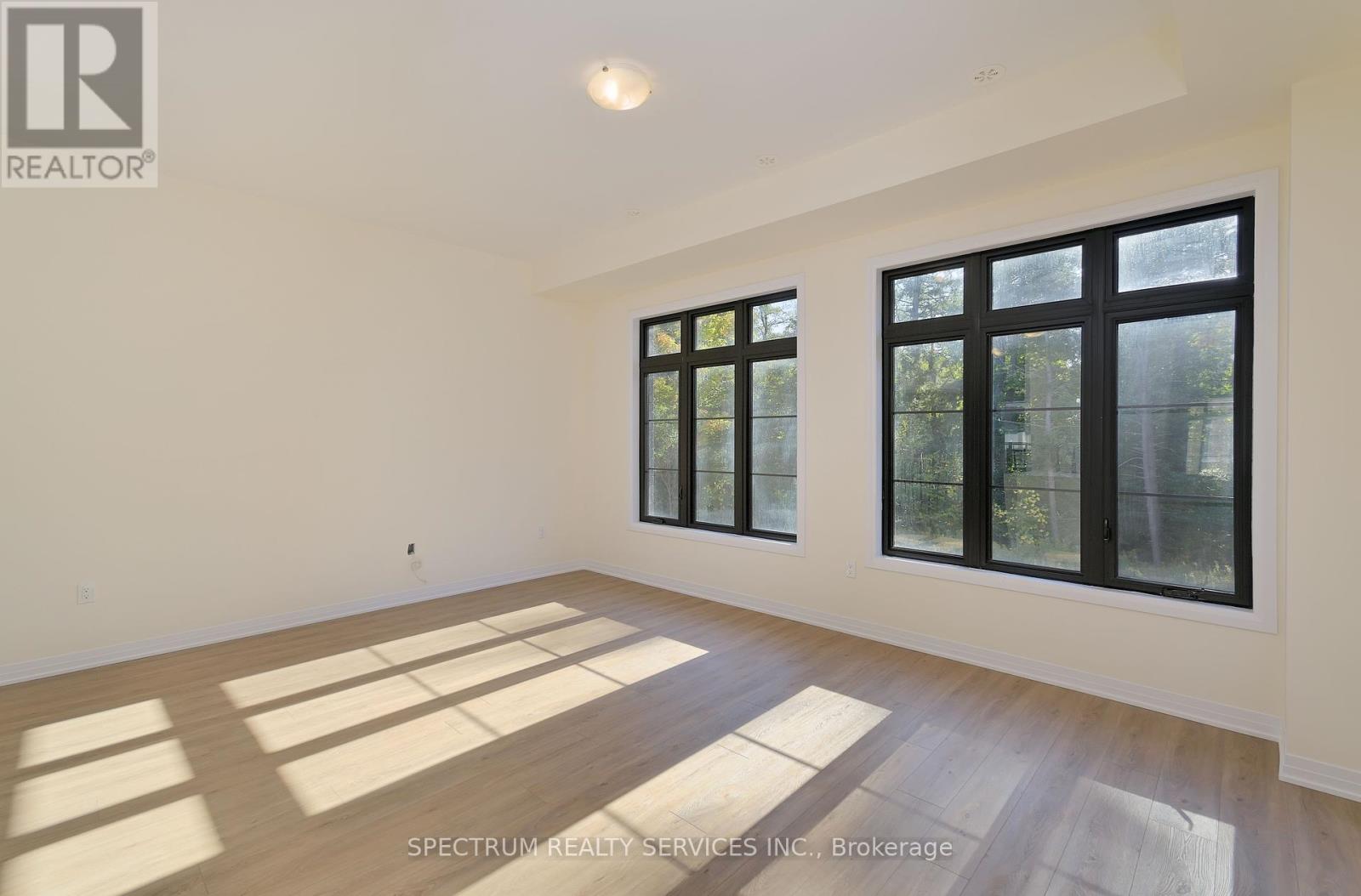 35 De La Roche Drive, Vaughan, Ontario  L4H 5G4 - Photo 9 - N12440563